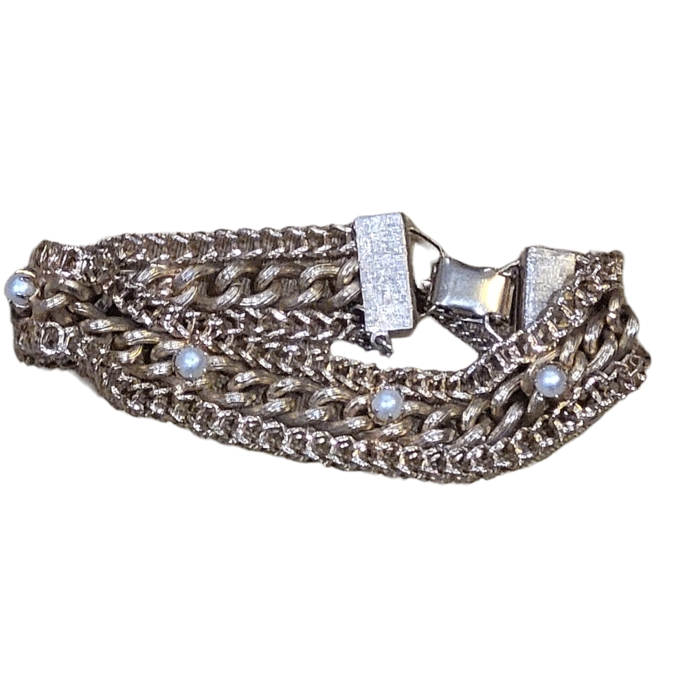 Vintage goldtone chain bracelet with faux seed pearls